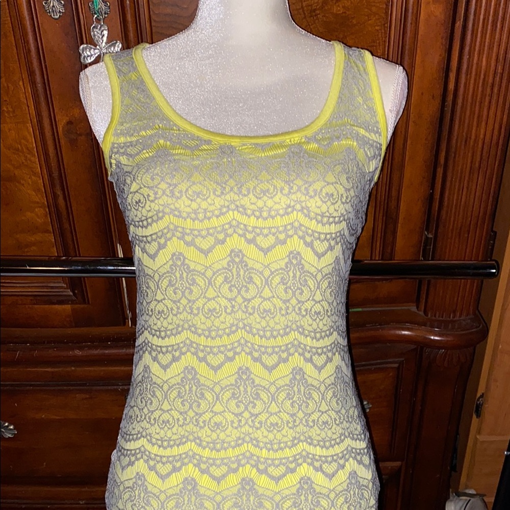 Mossimo Supply Co. Yellow and Gray Fitted Sleeveless Tank Top